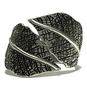 Black Venation Double Leaf Silver Hinged Bangle